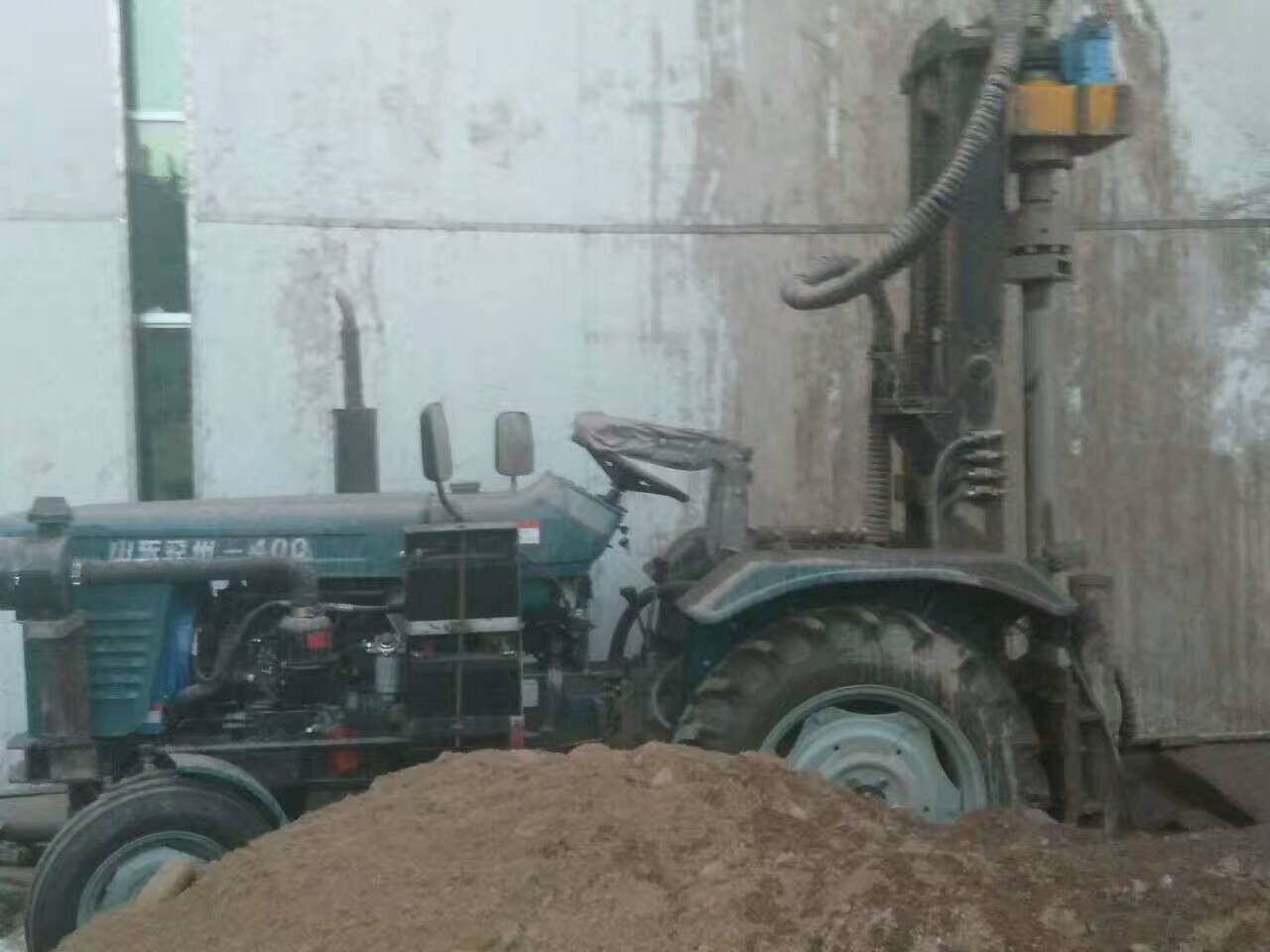 Z-WC180拖拉機式全液壓氣動鉆機 (5).JPG