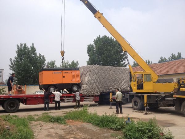 Z-WC200拖拉機式全液壓氣動鉆機 (30).jpg